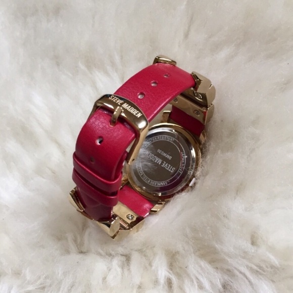 Steve Madden Arrow Design Red Leather Strap Watch - Picture 7 of 8